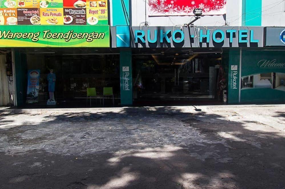 Oyo 277 Rukotel Near Rsu Adi Husada Undaan Kota Surabaya Exterior foto